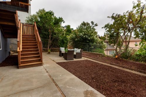 16609 Winding Blvd, San Leandro CA  94578-1248 exterior