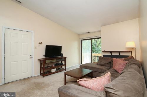 108 Ashton Ct, West Deptford NJ  08051-2001 exterior
