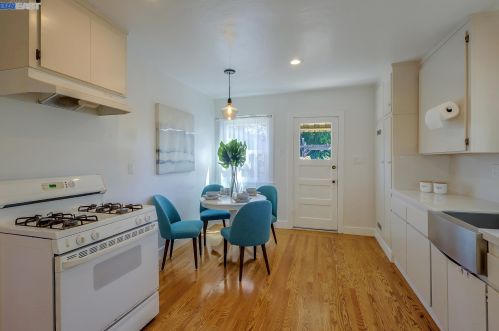 18448 Standish Ave, Hayward CA  94541-1323 exterior