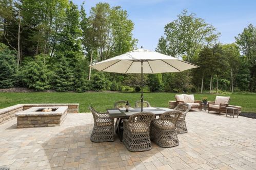 1 Groendyke Rd, White House Station, NJ 08889-3058
