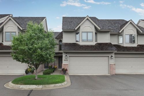7432 Cahill Rd, Minneapolis, MN 55439-2727