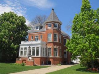 508 68 St, Kenosha WI  53143-5133 exterior