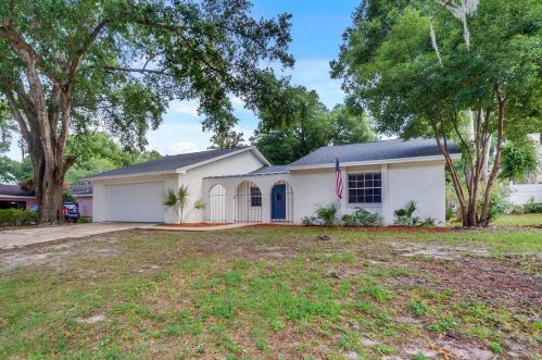 2109 Lake Francis Dr, Apopka, FL 32712-2036