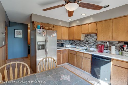 19 Amy Ct, Bricktown, NJ 08724-1433