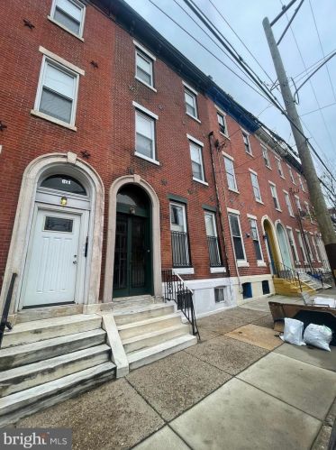 809 26th St, Philadelphia PA  19130-1803 exterior