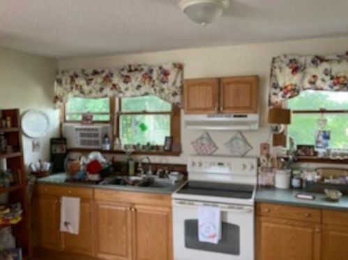 1273 1 Nh Tpke, Northwood NH  03261-3408 exterior