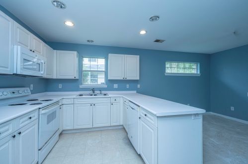 3236 Queensgate Way, Mount Pleasant SC  29466-6989 exterior