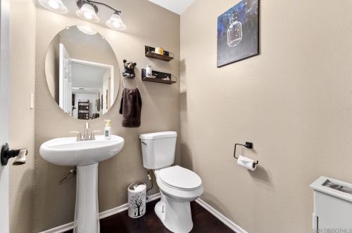 42064 Pine Needle St, Temecula CA  92591-7915 exterior