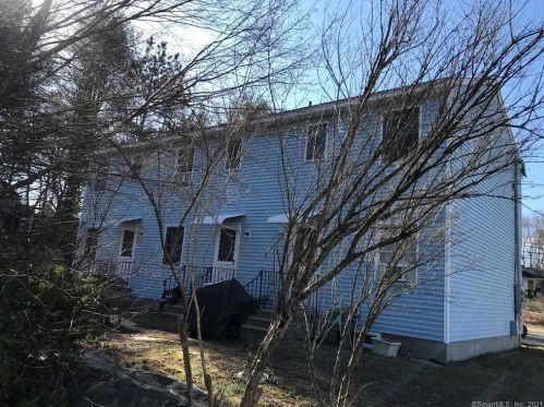 25 Talbot Ave, Moosup, CT 06354-1620