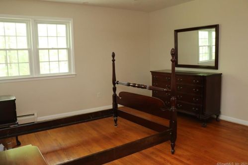 91 Coventry Rd, Stamford, CT 06903-1321