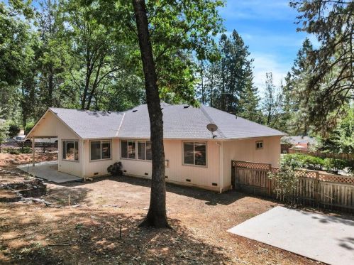 16053 Norlene Way, Grass Valley CA 95949-6609 exterior