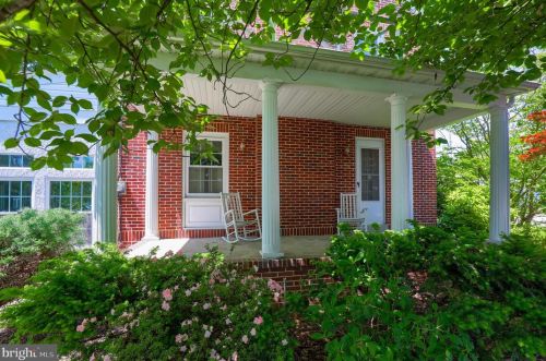 363 Centennial Ave, Hanover, PA 17331-3934