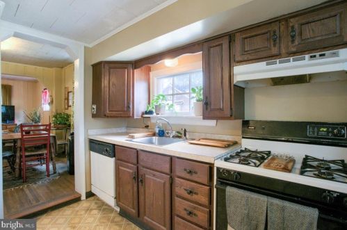 256 Walton St, Lemoyne PA  17043-2024 exterior