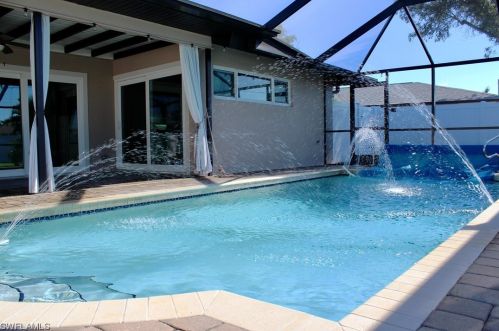 3752 2nd Ave, Cape Coral FL  33904-4807 exterior