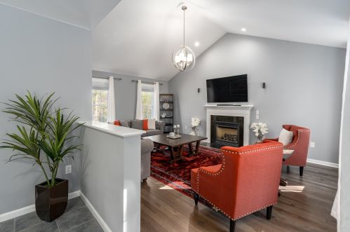 4 Ames Rd, Brookline NH  03033-2304 exterior