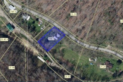 9350 Brounland Rd, Alum Creek, WV 25003-5425