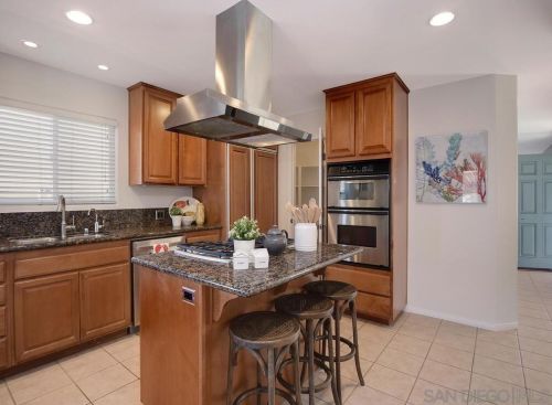 4729 Pescadero Ave, San Diego CA 92107-3541 exterior