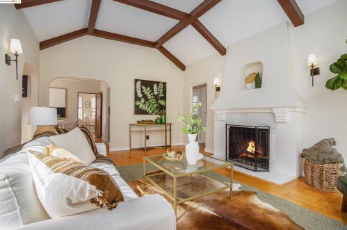1 Kingsland Pl, Oakland, CA 94619-2608