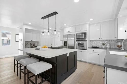 514 36th St, Newport Beach, CA 92663-3260