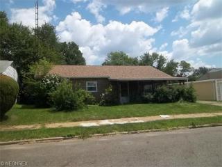 2410 Gridley Ave, Canton, OH 44705-3434
