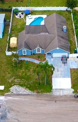 2062 Floresta Dr, Fort Pierce FL  34984-4706 exterior