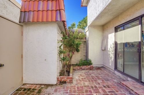 28022 Ridgebluff Ct, Rancho Palos Verdes CA  90275-7204 exterior