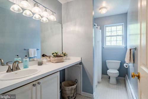 1048 Ryans Run, Boothwyn PA  19060-4411 exterior