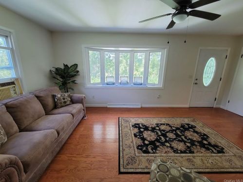 26 Tower Hill Dr, Washingtonville NY  10992-1009 exterior