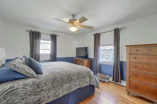 11 Hillside Ter, Monroe NY  10950-2515 exterior