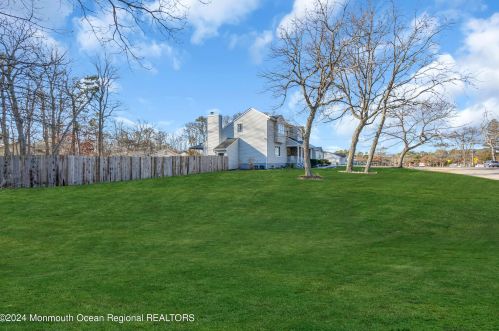 119 Serpentine Dr, Berkeley Township NJ  08721-2447 exterior