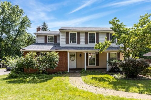 2429 Rolling Farms Rd, Glenshaw, PA 15116-2563