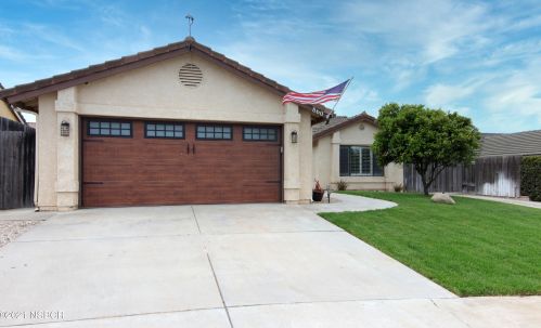 860 Sunshine Ct, Santa Maria, CA 93455-2168