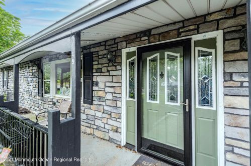 49 Cooks Bridge Rd, Jackson Twp NJ  08527-2523 exterior