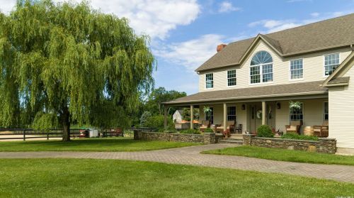 425 Jacobs Ln, Southold, NY 11971-3709