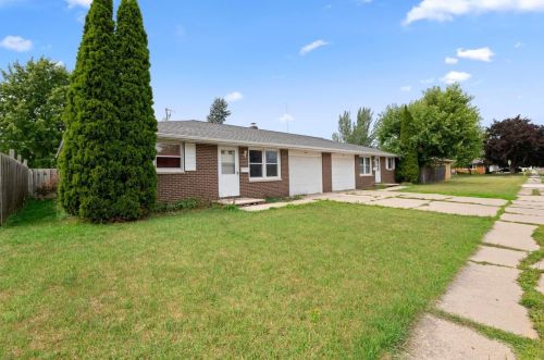 918 Schwartz St, Green Bay, WI 54302-3120