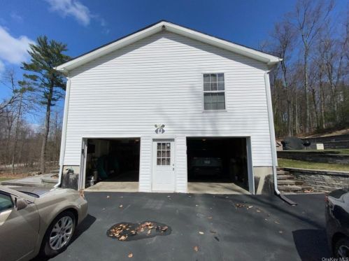 71 Otis Rd, Middletown, NY 10940-7607