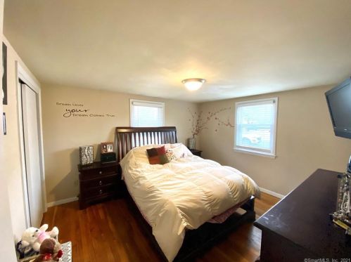 4 Poulin Dr, Putnam CT  06260-1010 exterior