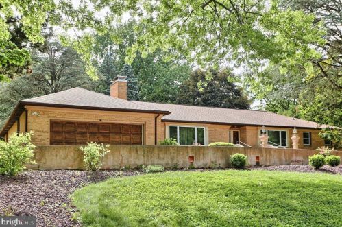 838 Kiehl Dr, Lemoyne PA  17043-1205 exterior