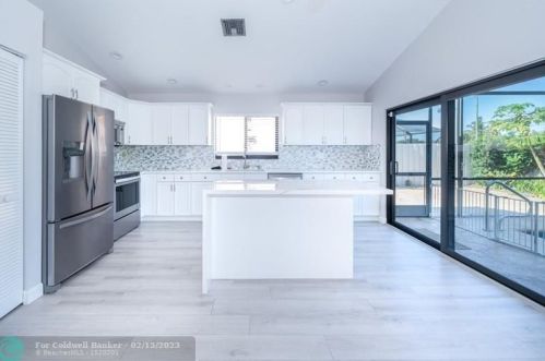 175 Executive Cir, Boynton Beach FL  33436-1835 exterior