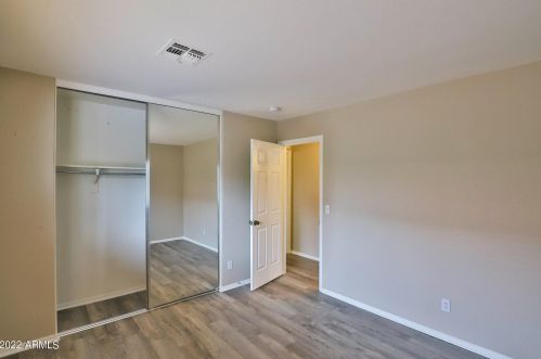 9017 11th Pl, Phoenix AZ  85042-7865 exterior