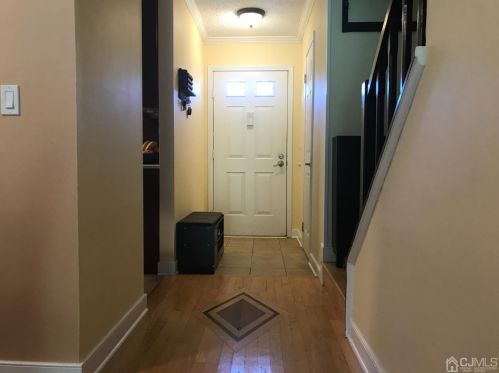 464 Andover Pl, East Brunswick, NJ 08816-5121