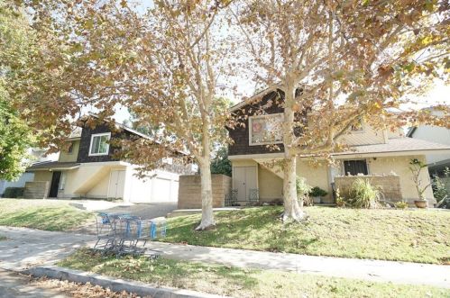 2673 Bourbon St, Orange, CA 92865-2447