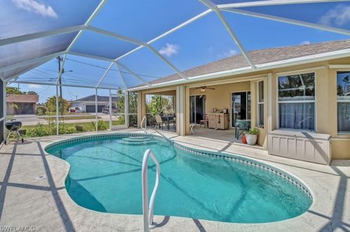 130 18th St, Cape Coral, FL 33909-9233