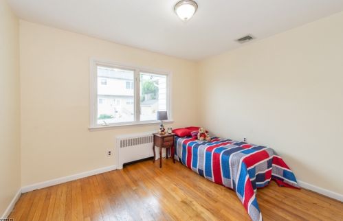 100 Cedarhurst Ave, West Paterson NJ  07424-3005 exterior