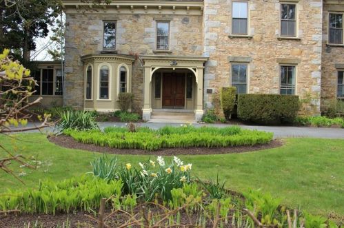 66 Webster St, Middletown RI  02840-4016 exterior