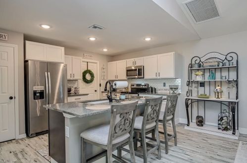 1123 4th Pl, Cape Coral FL  33990-0028 exterior