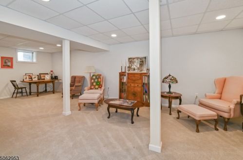 69 Chelsea Cir, Flemington NJ  08822-1807 exterior