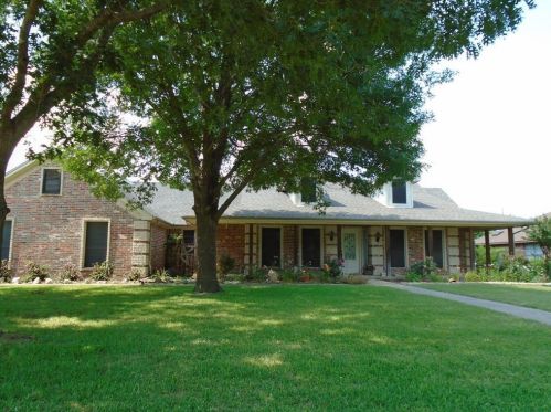 1217 Crockett Dr, Burleson, TX 76028-6922