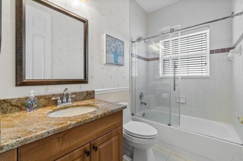 6640 Catania Dr, Boynton Beach FL  33472-7354 exterior