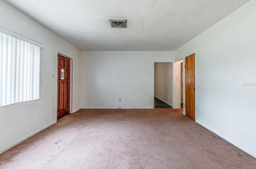 5995 59th Way, Saint Petersburg FL  33709-1833 exterior